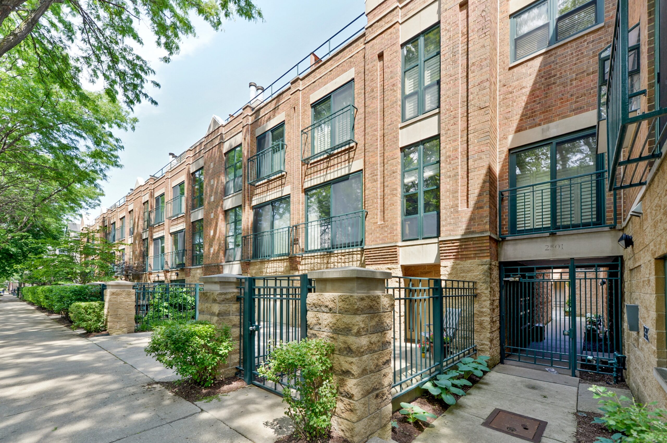 townhome complex lincoln park view from sidewalk
